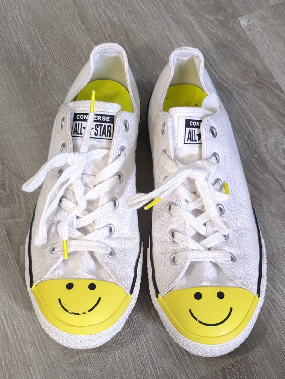 Converse Low Top Sneakers